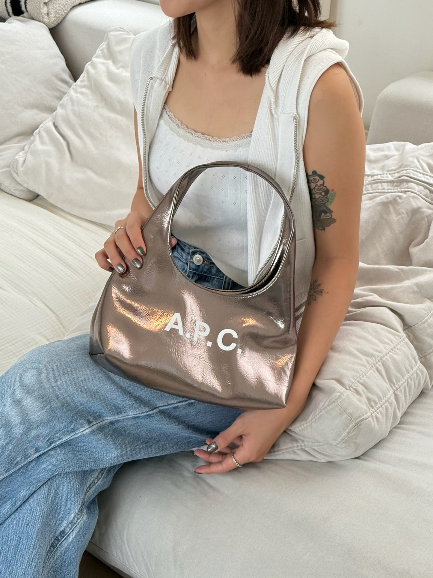 A.P.C. Baby Ninon Shoulder Bag［最新上架! 超可愛腋下袋!］