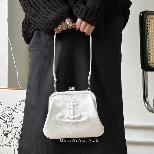 Vivienne Westwood Chelsea Vivienne's Clutch Bag [✨JENNIE同款✨] 最新白色荔枝皮