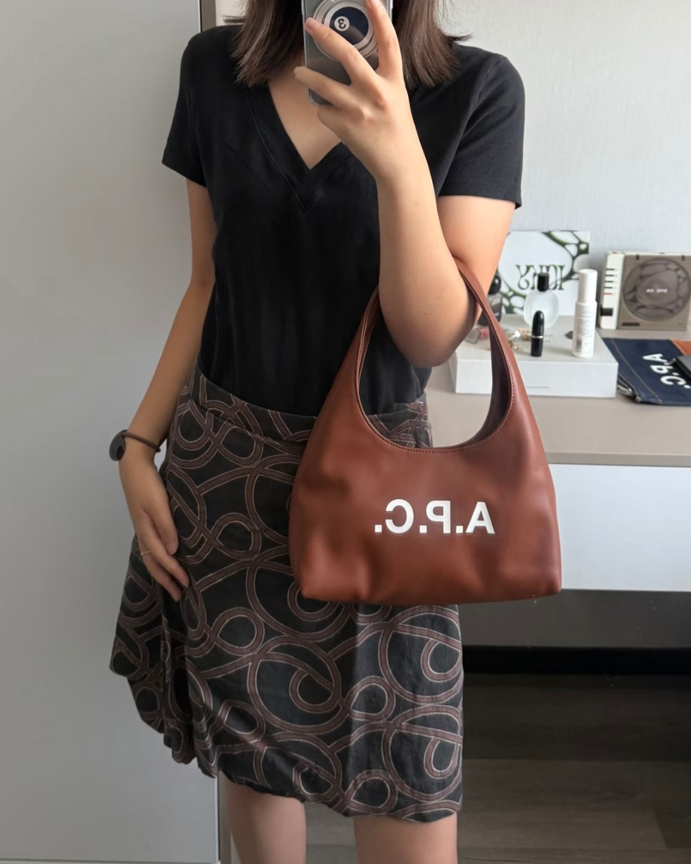 A.P.C. Baby Ninon Shoulder Bag［最新上架! 超可愛腋下袋!］