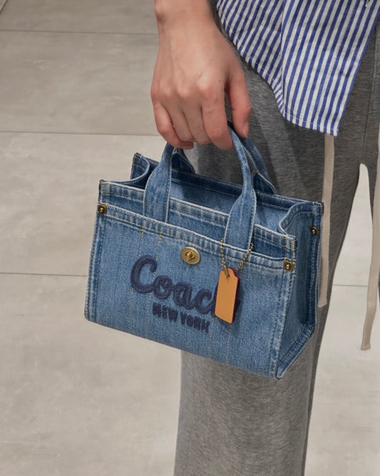 Coach Cargo 可愛牛仔Tote Bag［大容量夏日鬆弛感］