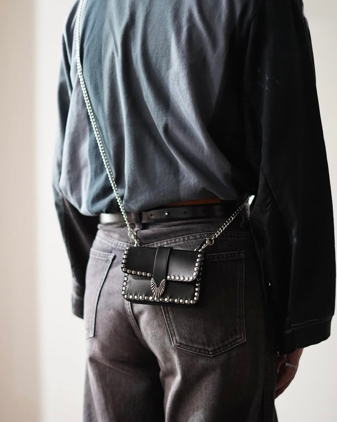 Toga Too Chain Leather Wallet Studs 自留黑色 折扣超過$1000! [年度季末大折扣! 微量現貨優惠完售即止!]