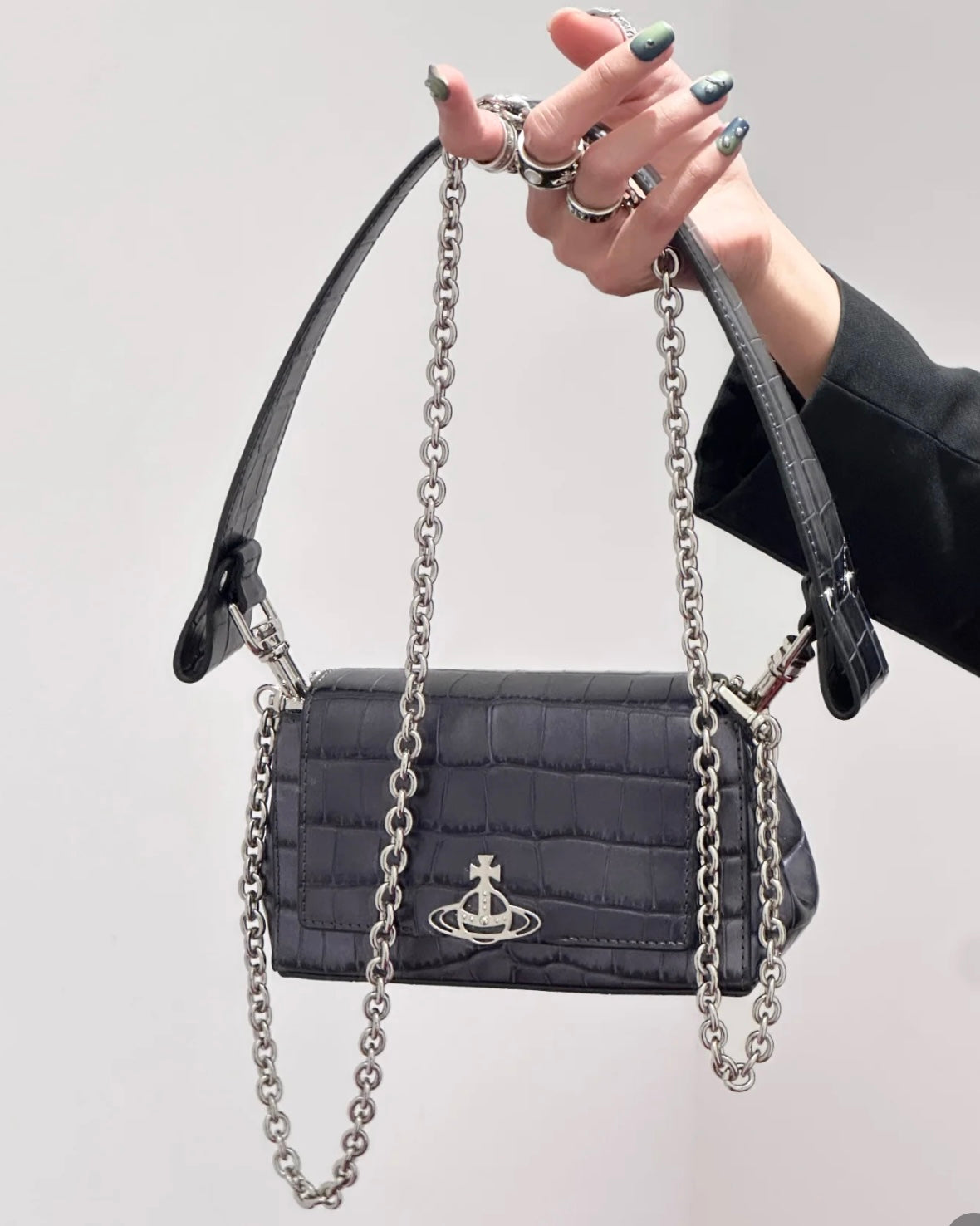 Vivienne Westwood Hazel Handbag SS25春季最新鐵灰鱷魚皮［最新上架! 限時優惠中!］