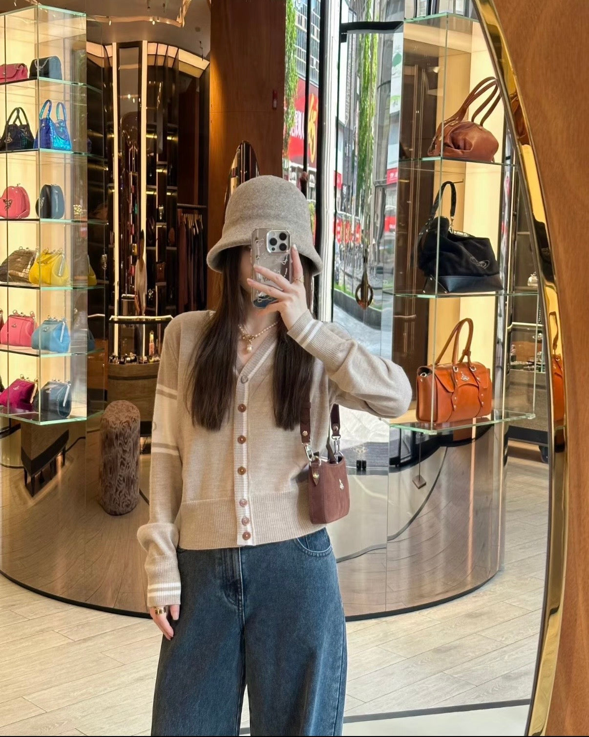 Vivienne Westwood Shoulder Bag 最新麂皮腋下袋 [38女神節優惠中]