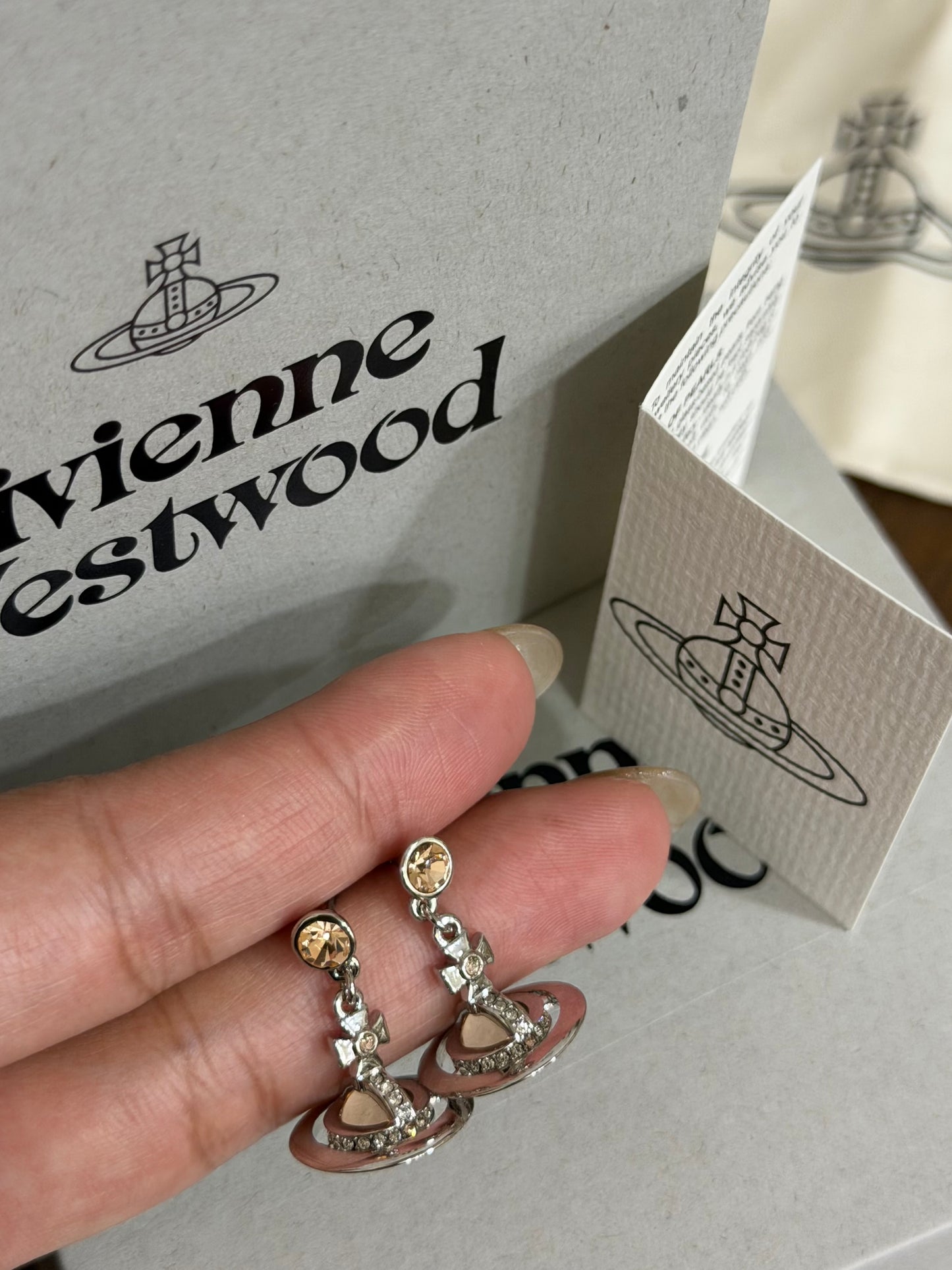 Vivienne Westwood ORB Pendant Crystal Necklace 2026夏天最新限定蜜桃色 頸鏈手鏈耳環同步現貨發售 限時新品優惠中 [經典熱賣!]