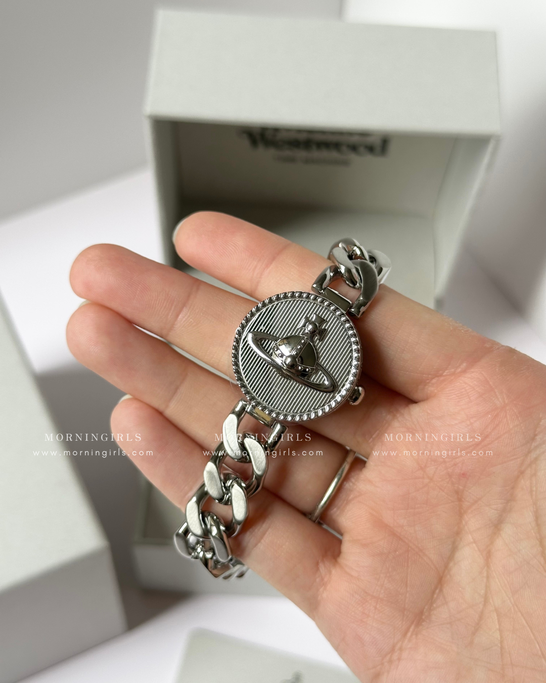 Vivienne Westwood Orb Button Watch 滑蓋手錶[古巴鏈Vintage復古感 Vivienne Westwood Orb Button Watch 滑蓋手錶[古巴鏈Vintage復古感
