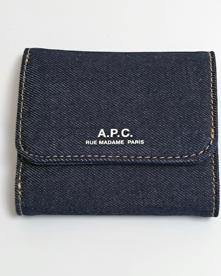 A.P.C. Denim Trifold Wallet [法式簡約牛仔銀包新品優惠中👖]