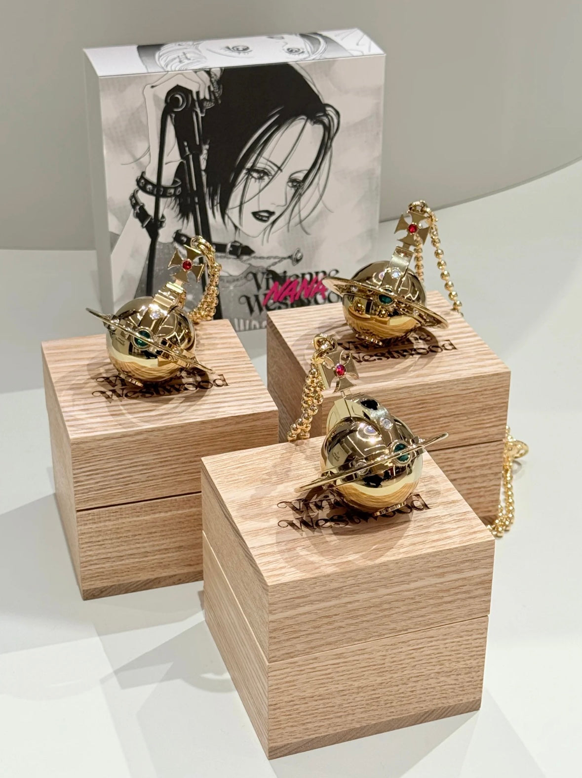 NANA × Vivienne Westwood 聯名系列🪐 [全線斷貨限購中只能來圖報價]