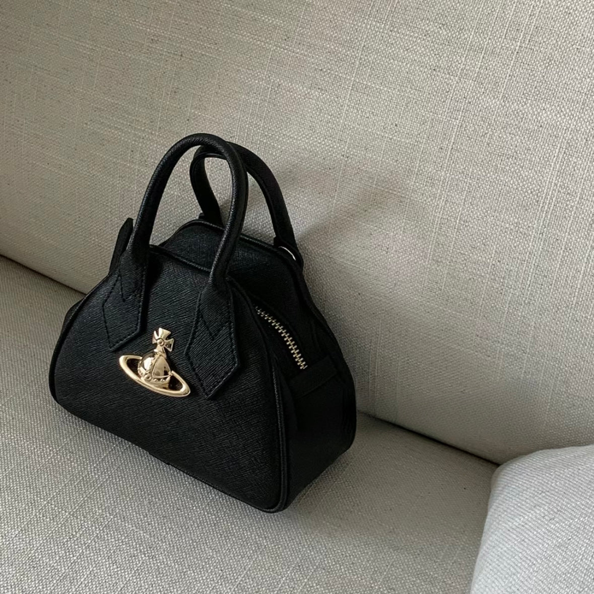 Vivienne Westwood Mini Yasmine Bag 復古金十字紋