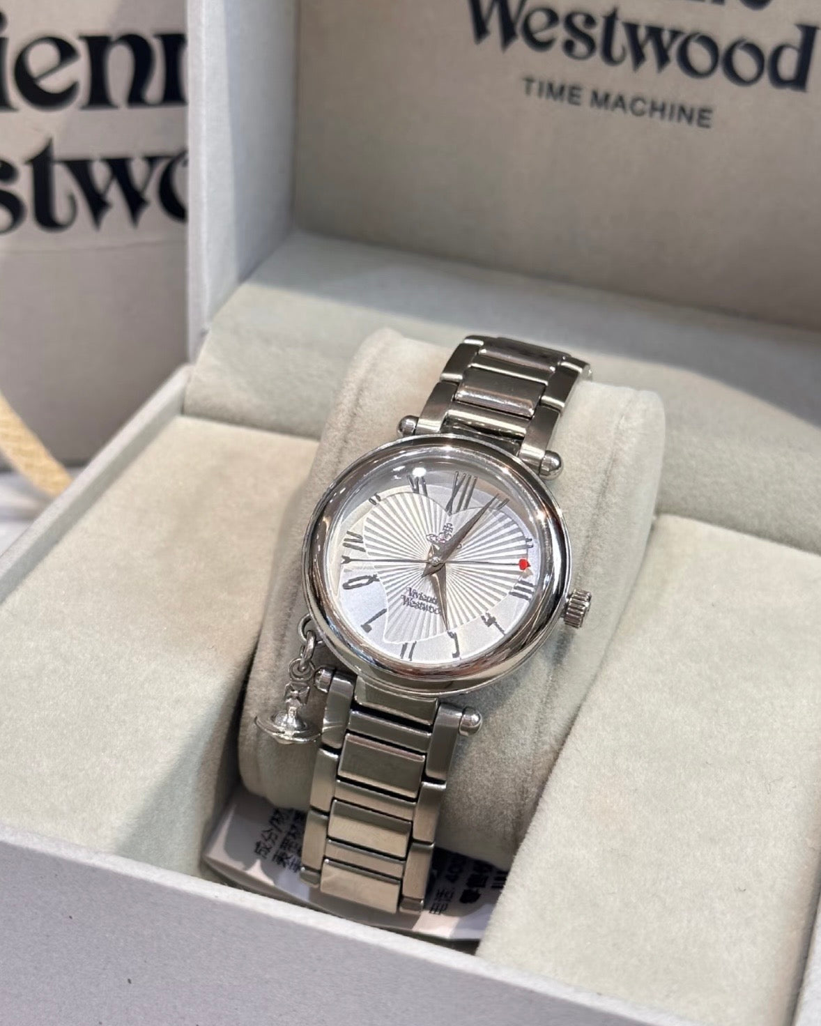 Vivienne Westwood Orb Watch 32mm [限定心形錶面 連小吊墜]