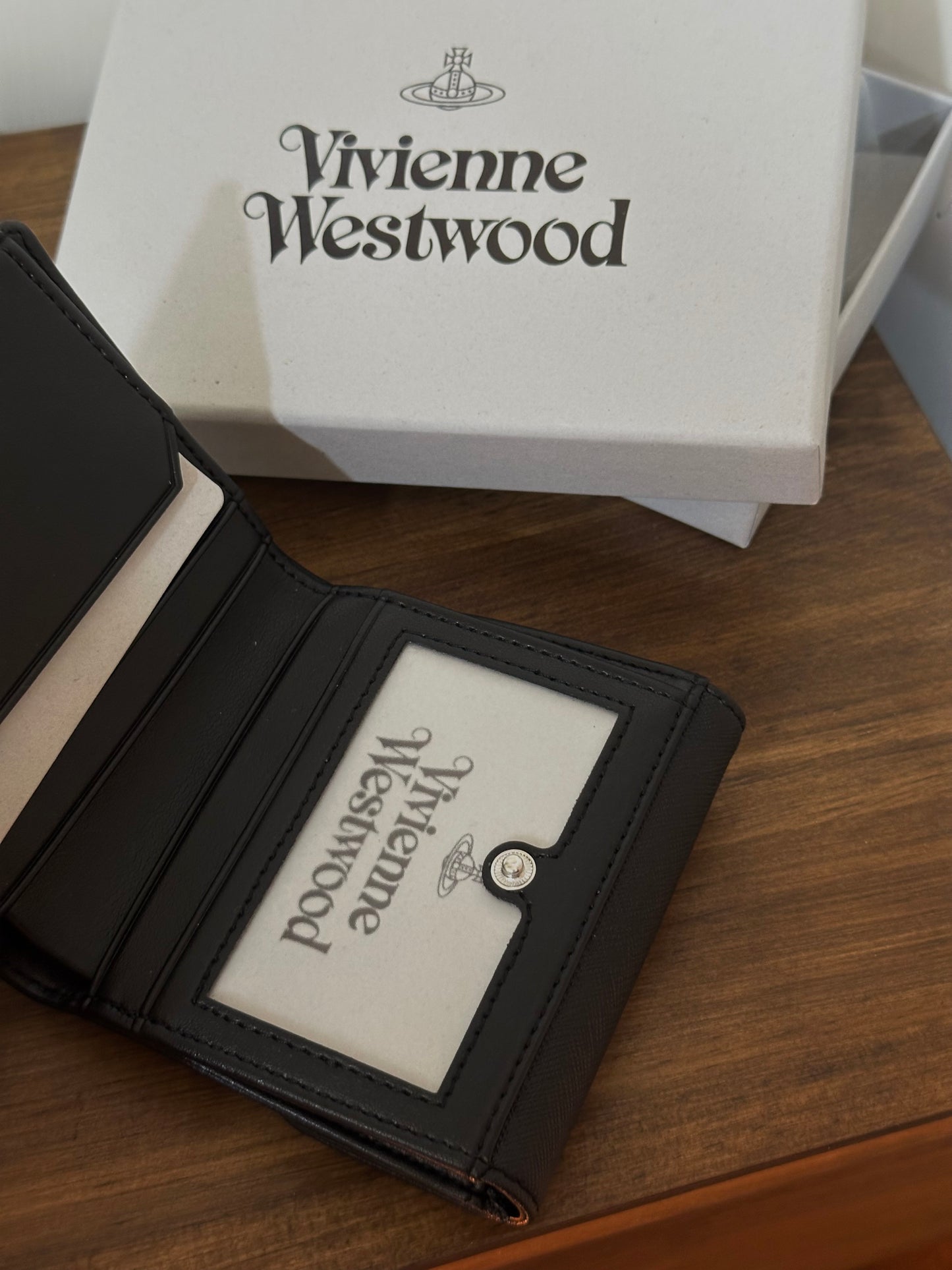 Vivienne Westwood Small Wallet 黑銀十字紋 [最新上架! 超罕有連相位銀包!]