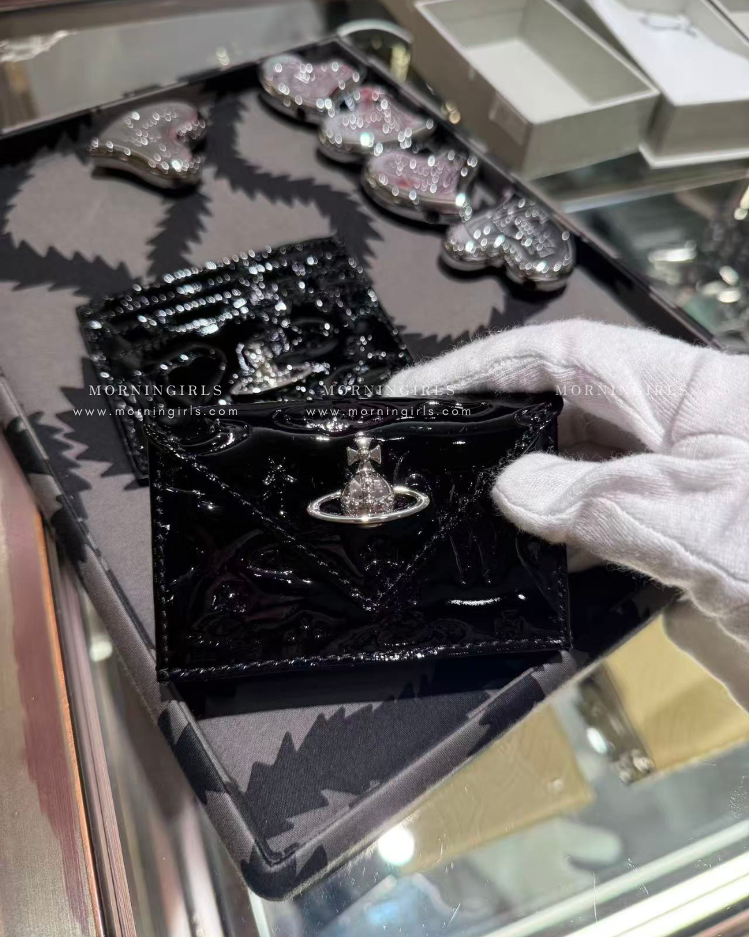 Vivienne Westwood 型格星球壓紋漆皮黑系列 日本限定 [日本直送]