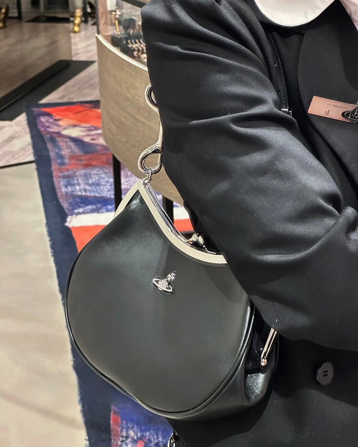 ★Vivienne Westwood★ [Vivienne Westwood] SS25 Shoulder Bag Vivienne Westwood Half Moon Shoulder Bag [最新SS25上架