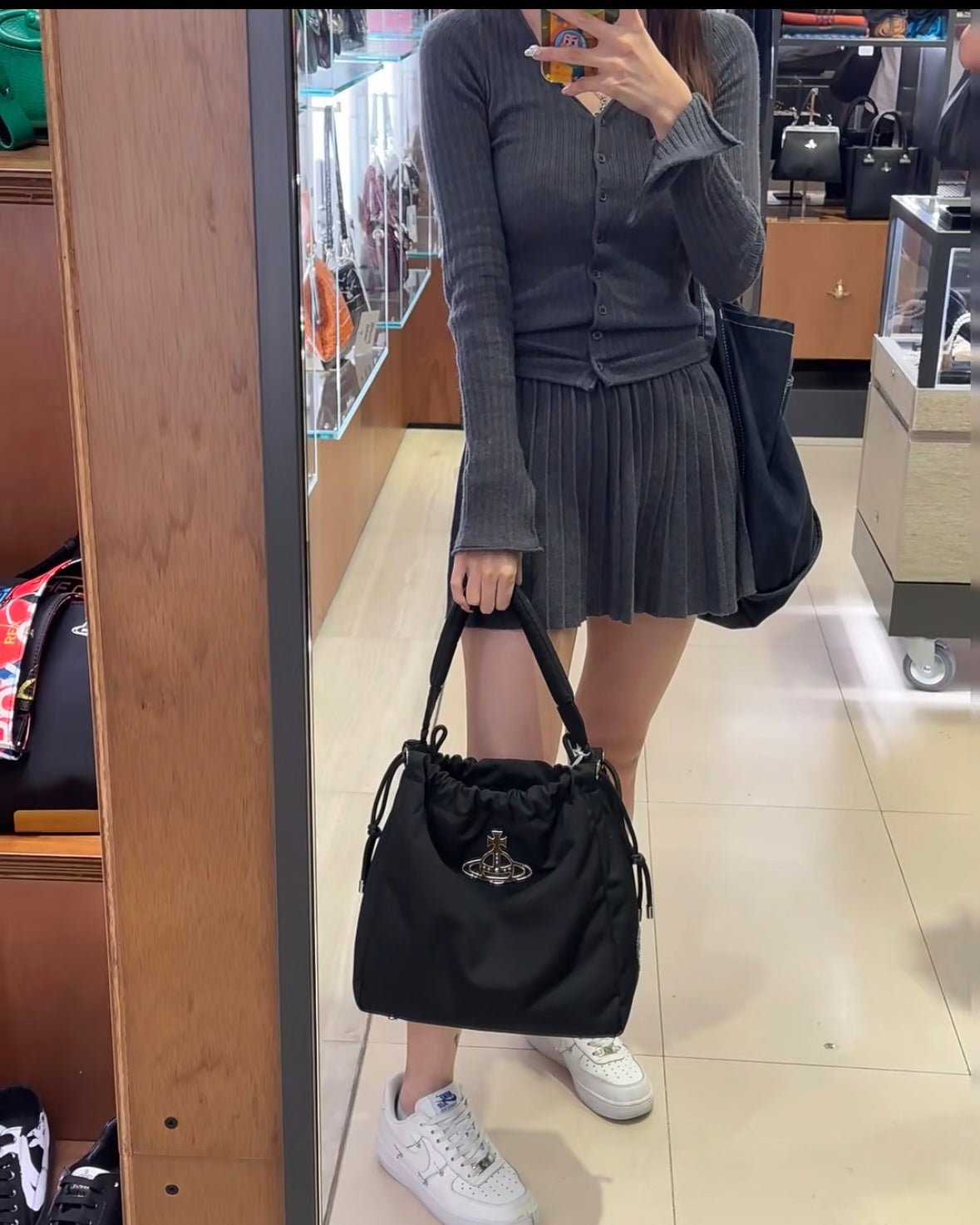 Vivienne Westwood Hilary Bucket Bag 索索尼龍 [極難補貨! 韓國限定大容量尼龍水桶袋 正式接受預訂!]