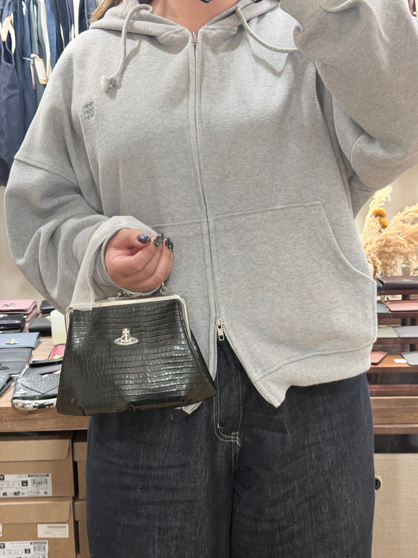 Vivienne Westwood Granny Frame Purse 餃子袋 最新啞面鱷魚皮 限量現貨優惠中［白色超罕有!］