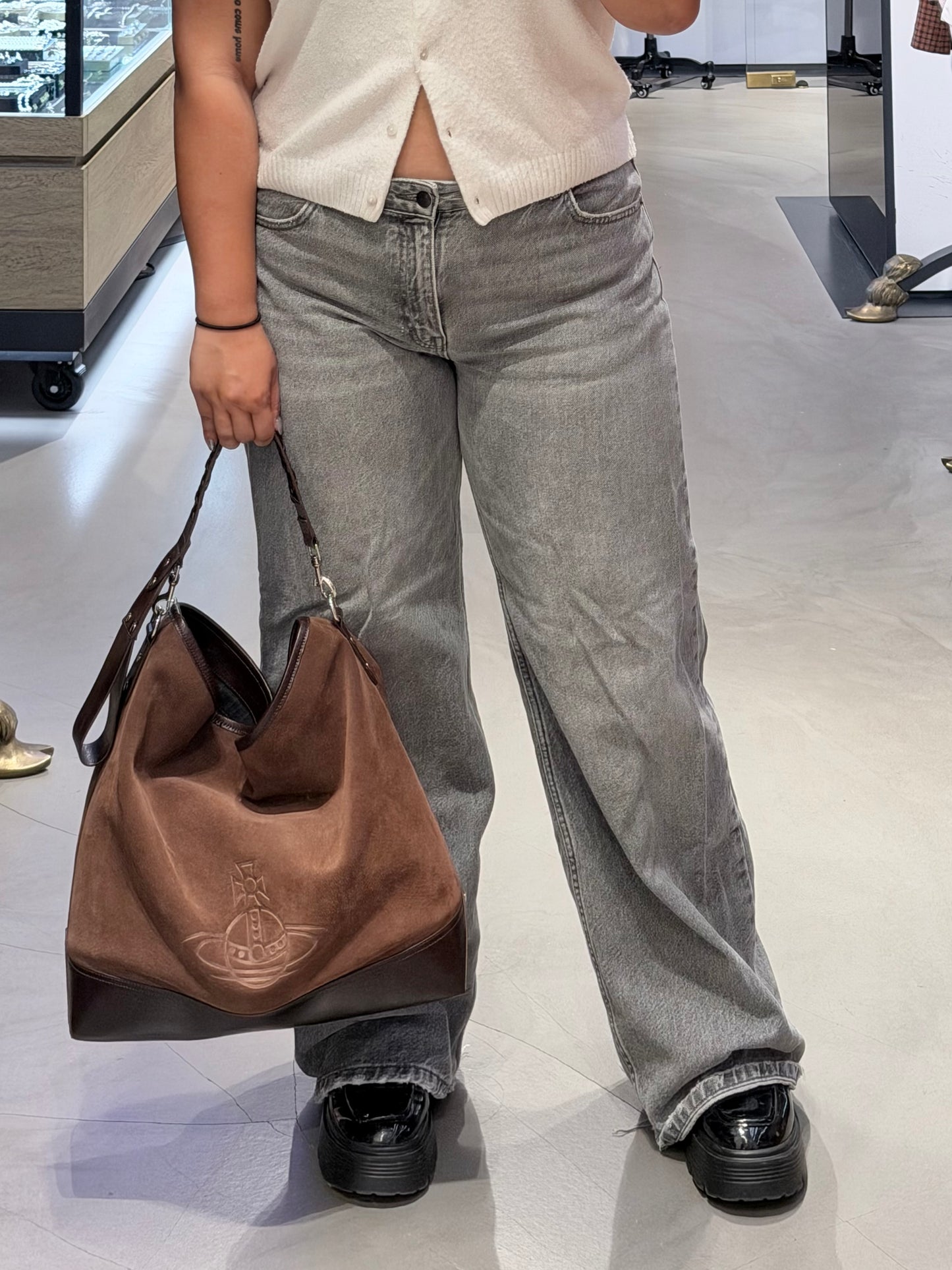 Vivienne Westwood Nancy Hobo Bag, a must-have for Fall/Winter! [Newly arrived, limited-time dark brown discount, in stock! Extra-large capacity hobo bag!]