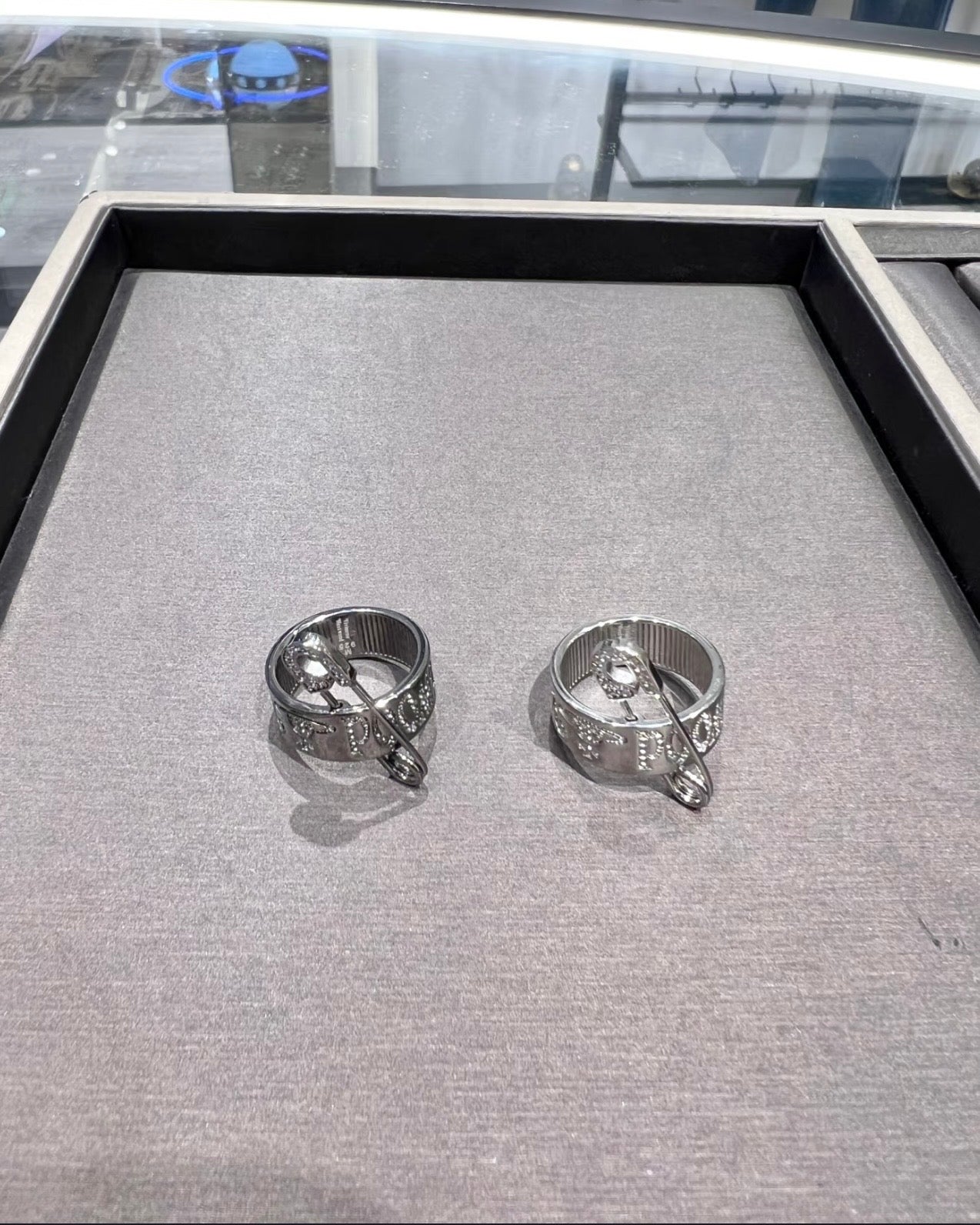 Vivienne Westwood Vernon Ring 超型格別針戒指 [最新上架!]