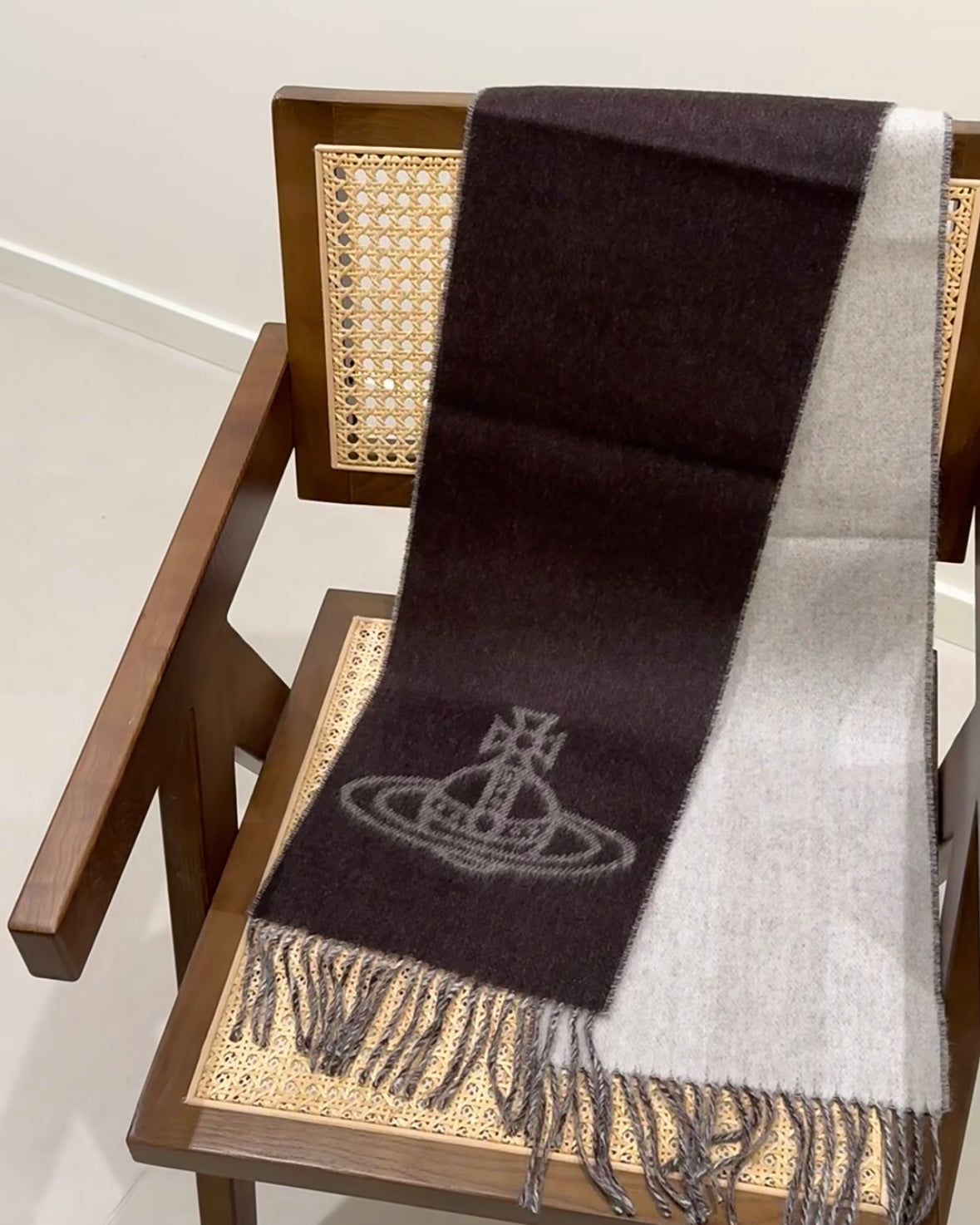 Vivienne Westwood Double ORB Logo Scarf (100% wool) [Black and brown are best-selling! Japanese version, made in Italy!] 