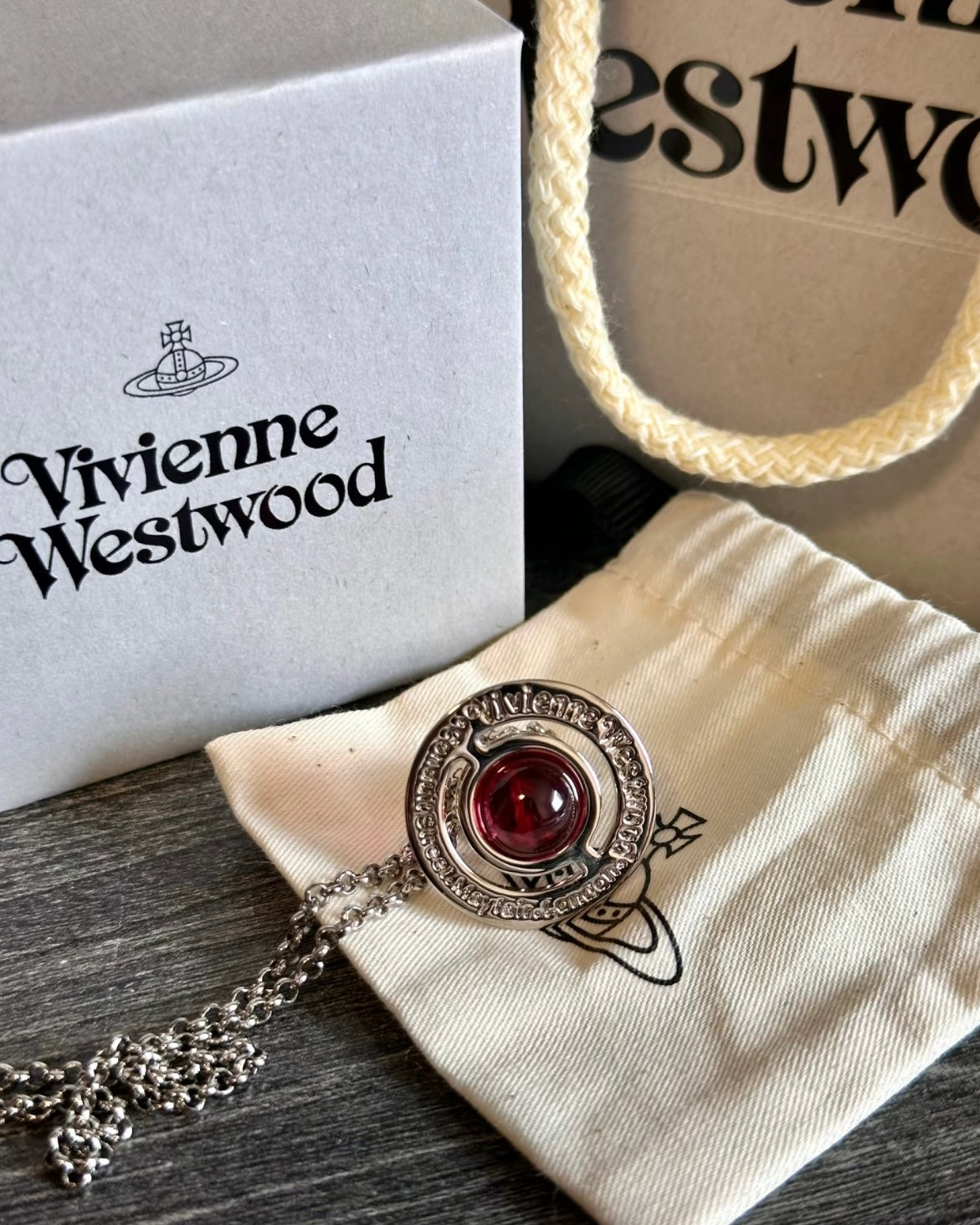 Vivienne Westwood ORB Pendant Crystal Necklace MEDIUM 紅色