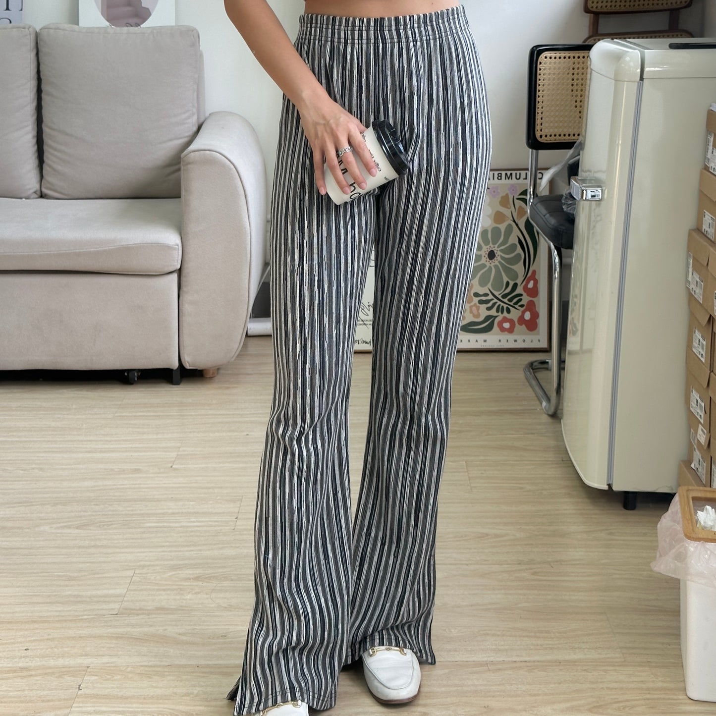 Striped Bell-Bottom Tight Pants [門市搬遷清貨限時優惠$199!]