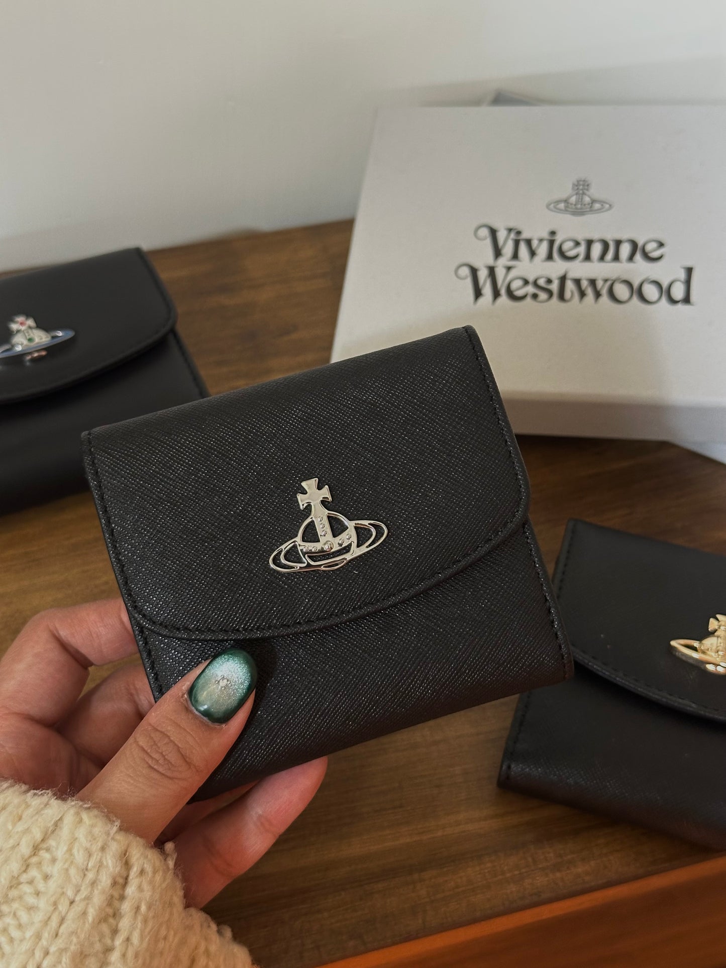 Vivienne Westwood Small Wallet 黑銀十字紋 [最新上架! 超罕有連相位銀包!]