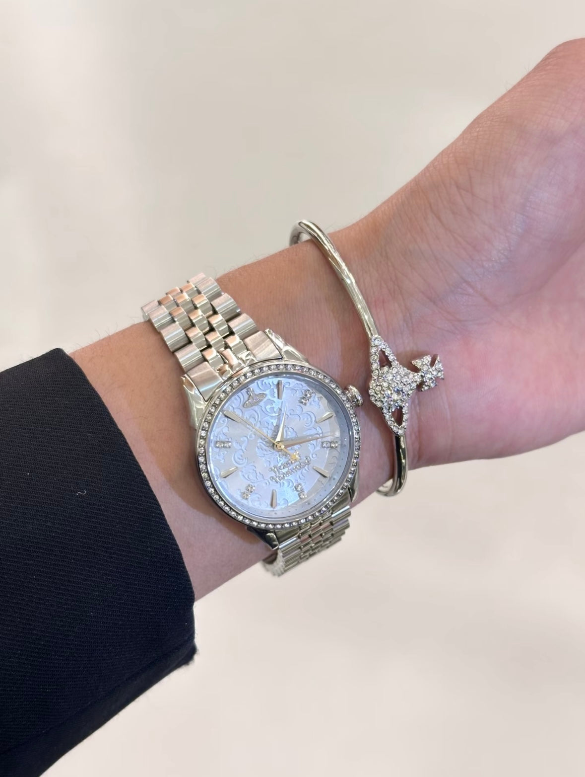 Vivienne Westwood Wallace Watch 32mm  [新品現貨優惠中! 絕美霧灰藍浮雕小閃鑽]