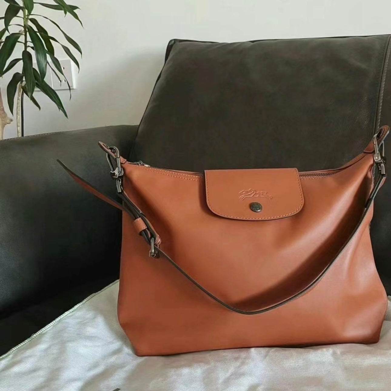 LONGCHAMP Le Pliage Xtra M Hobo Bag 真皮系列［最熱賣!］