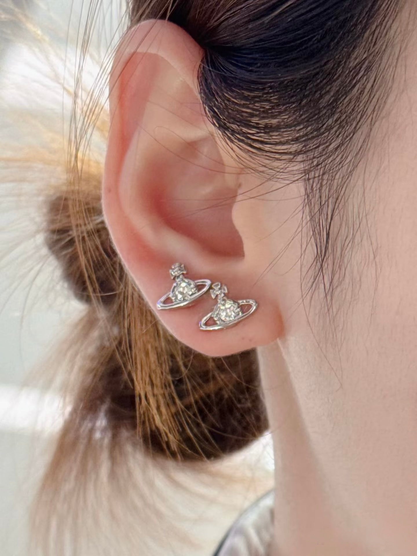 Vivienne Westwood Nano Solitaire Earrings [Cortis同款!小尺寸可放耳骨]
