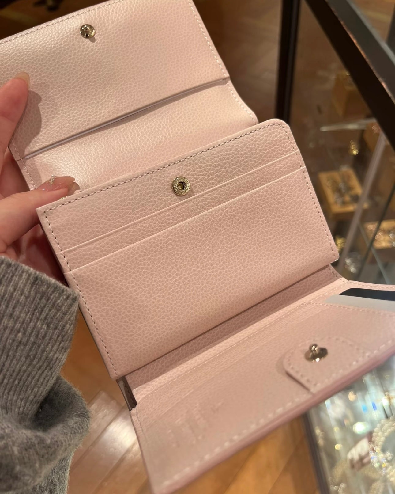 Vivienne Westwood 日本限定 軟身荔枝皮 最新多層大銀包 [內置coins bag+多卡位+雙層紙幣位] [2025最新內格設計!]