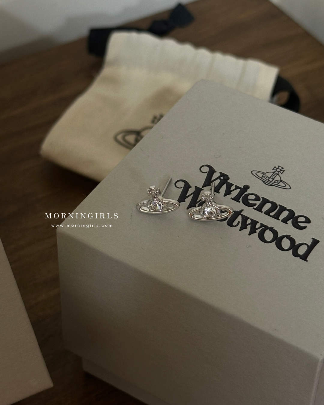 Vivienne Westwood Nano Solitaire Earrings 銀色 [超熱賣!可放耳骨]
