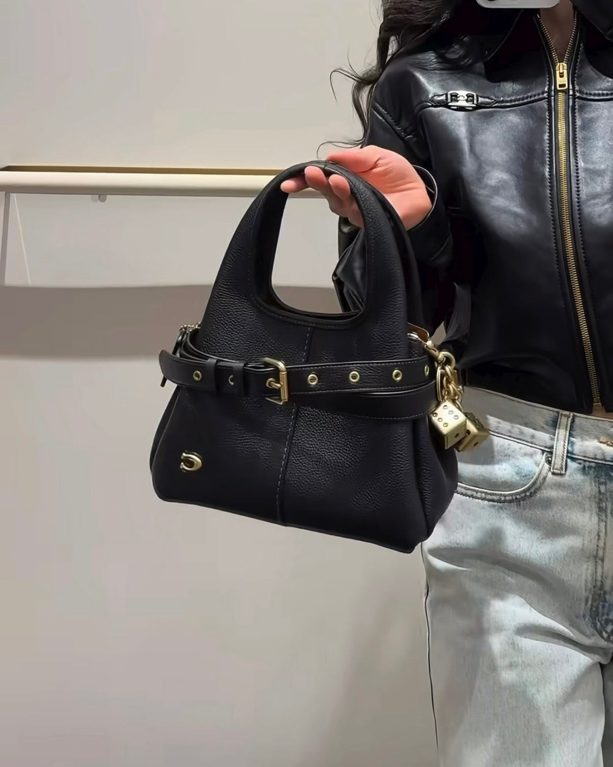 Coach Lana 23 連可拆卸式長肩帶 多孔調節長度［超可愛手提袋］
