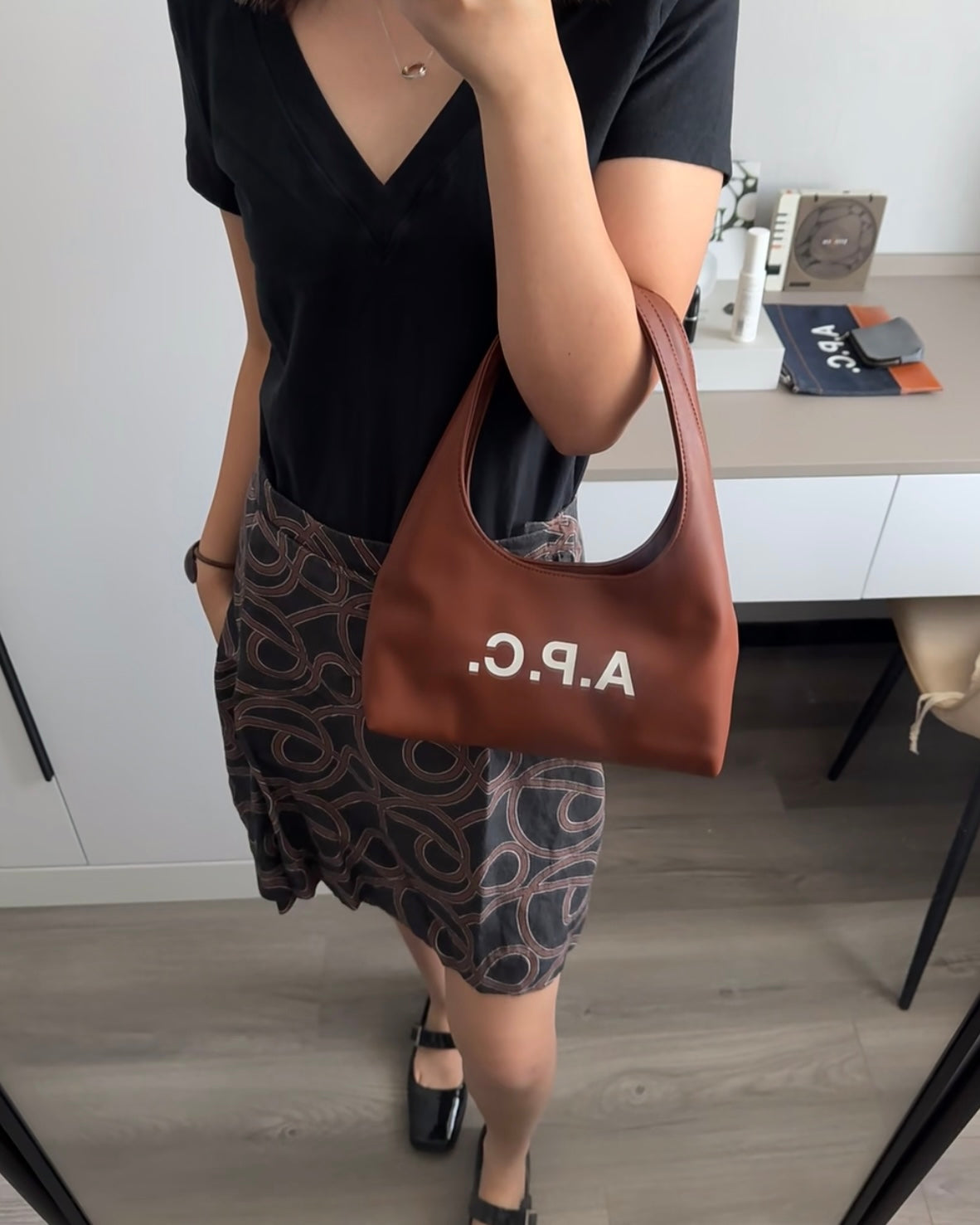 A.P.C. Baby Ninon Shoulder Bag［最新上架! 超可愛腋下袋!］