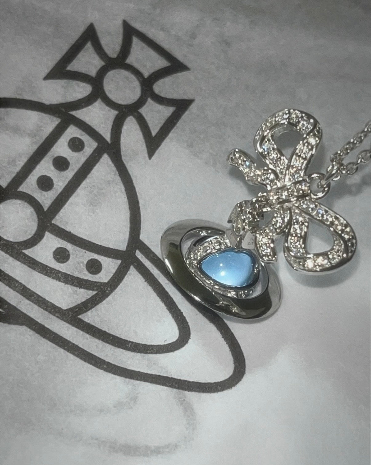 Vivienne Westwood Octavie Pendant Necklace 蝴蝶結星球 [冰川藍優惠中 100%純銀 IVE直井怜同款]