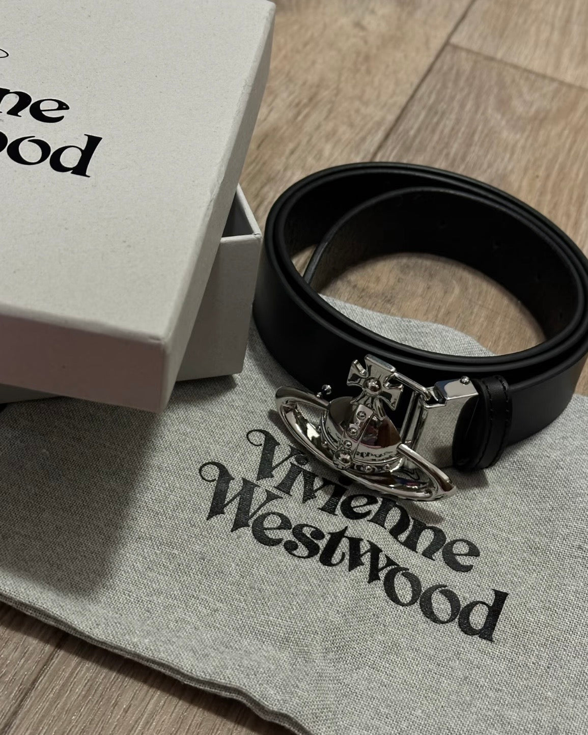 Vivienne Westwood Orb Buckle Belt 最新皮帶款