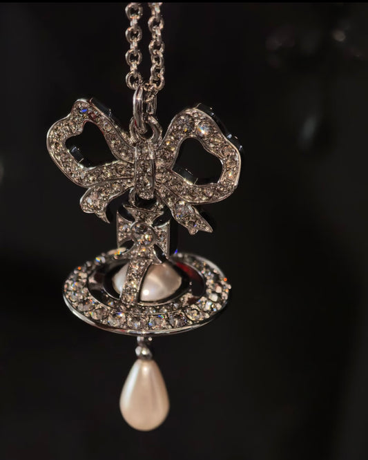 Vivienne Westwood Aleksa Octavie Necklace 巴洛克水滴珍珠蝴蝶結 [最新上架 仙氣滿分]