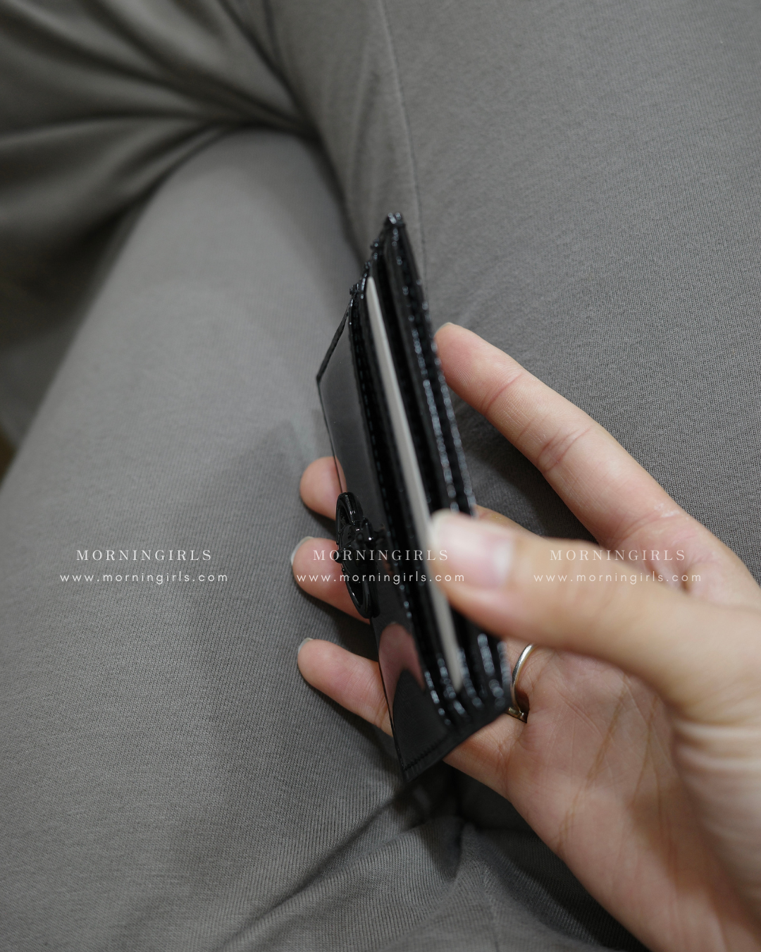 Vivienne Westwood Cardholder 漆皮黑 [限時優惠中!]