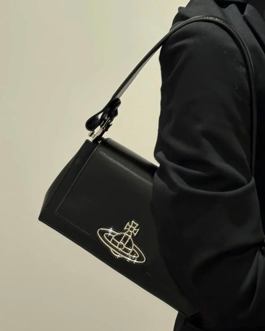 Vivienne Westwood Hazel Handbag SS25春季最新啞黑色 100%小牛皮［WEEKEND CRAZY SALE! SMALL一個即免運費 11/5晚準時截單!］
