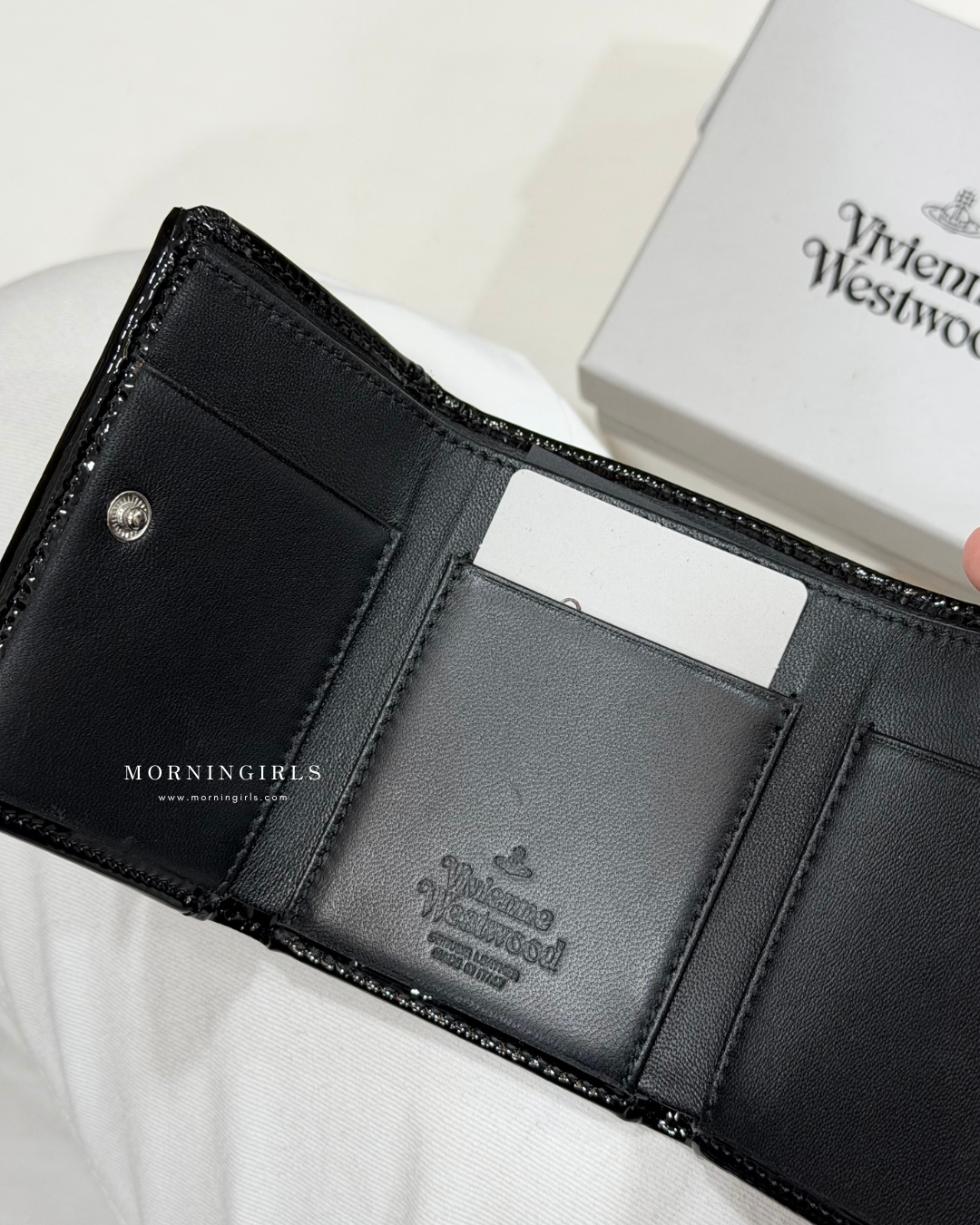 Vivienne Westwood 漆皮黑3摺小銀包 [只有掌心大小～]
