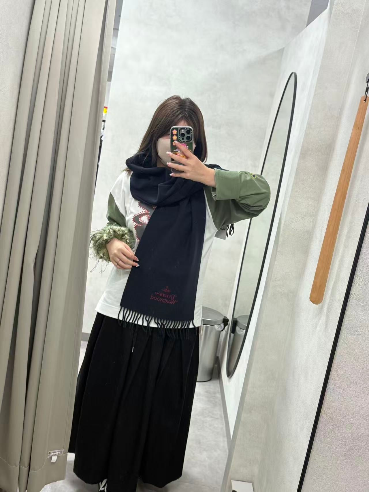 Vivienne Westwood Embroidered Logo Scarf (100% wool) [White, in stock, Japanese version, made in Italy!] 