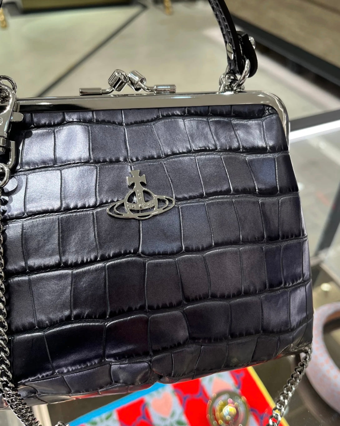 Vivienne Westwood Granny Frame Purse 經典餃子袋 SS25春季最新鐵灰鱷魚皮 [只有2個］