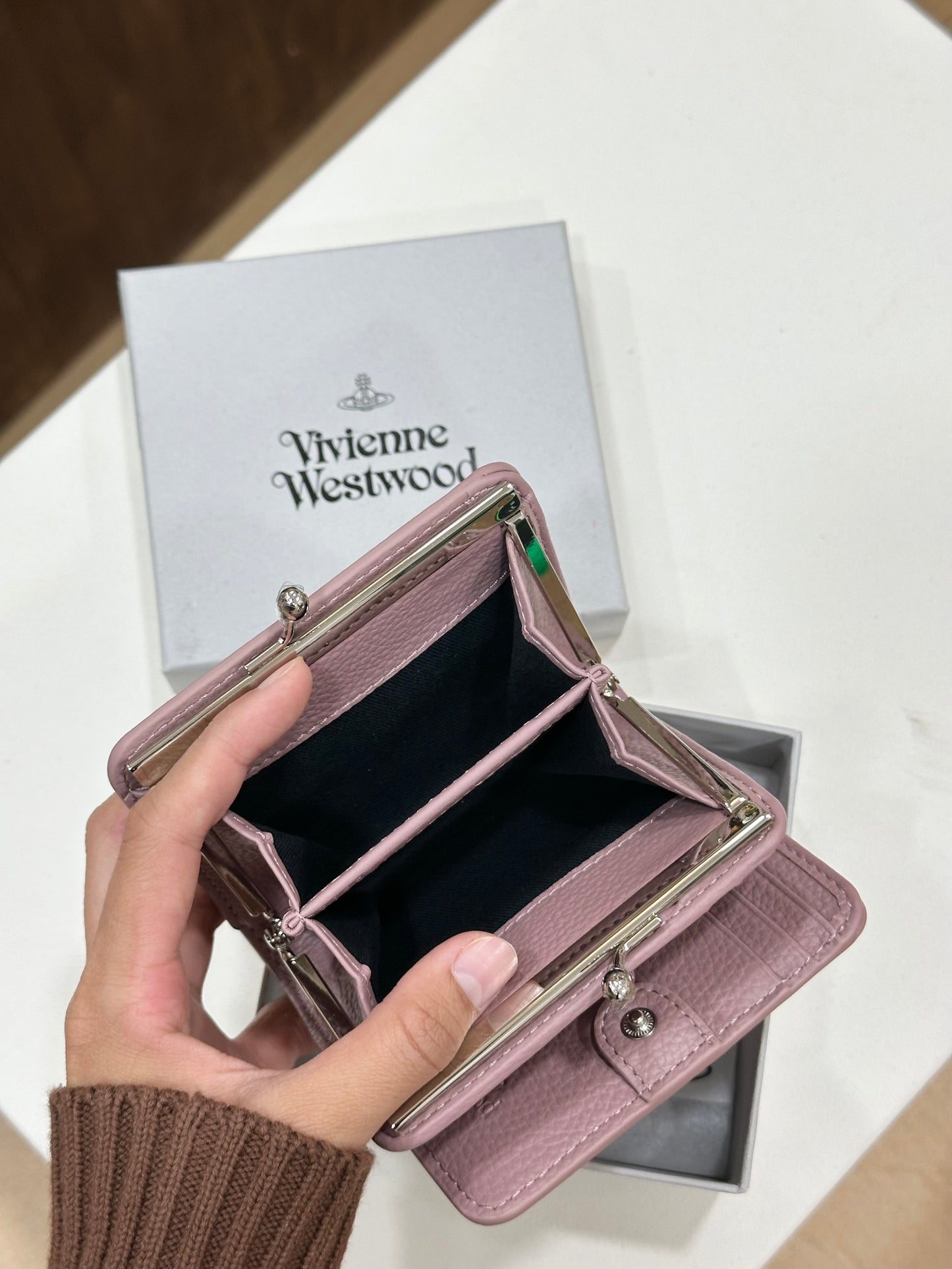 Vivienne Westwood Frame Pocket Wallet Dusty Pink 荔枝皮 [限定顏色現貨完售下架! 官方已停產]￼