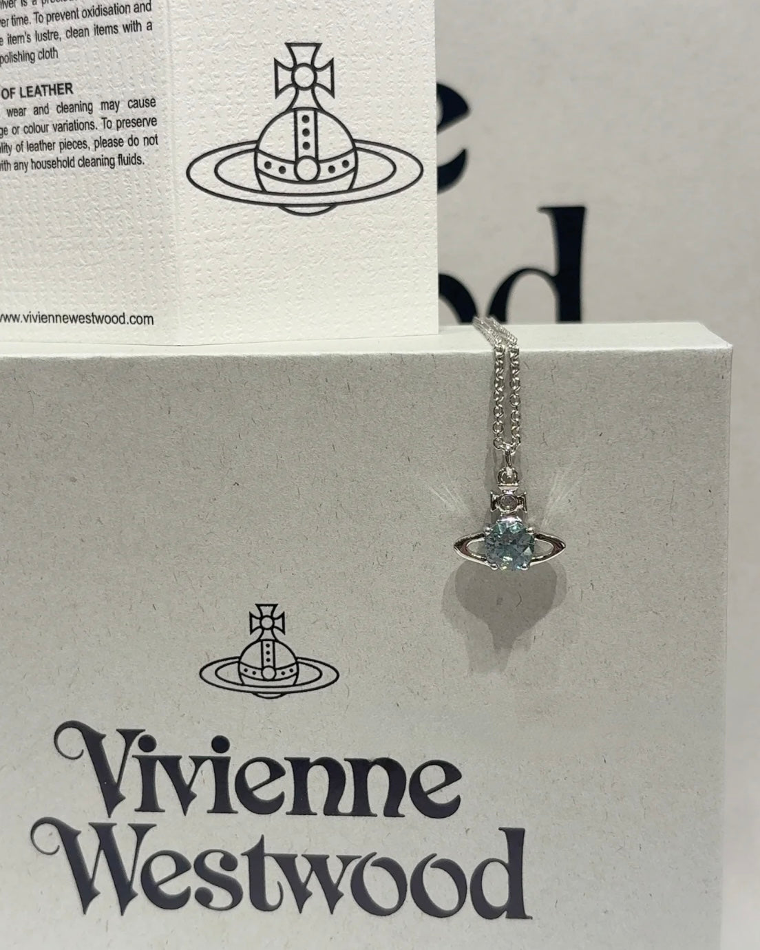 Vivienne Westwood Reina 低調精緻小鑽系列 2025最新限定天空藍 [絕美溫柔顯白淺藍色 正式接受預訂!]