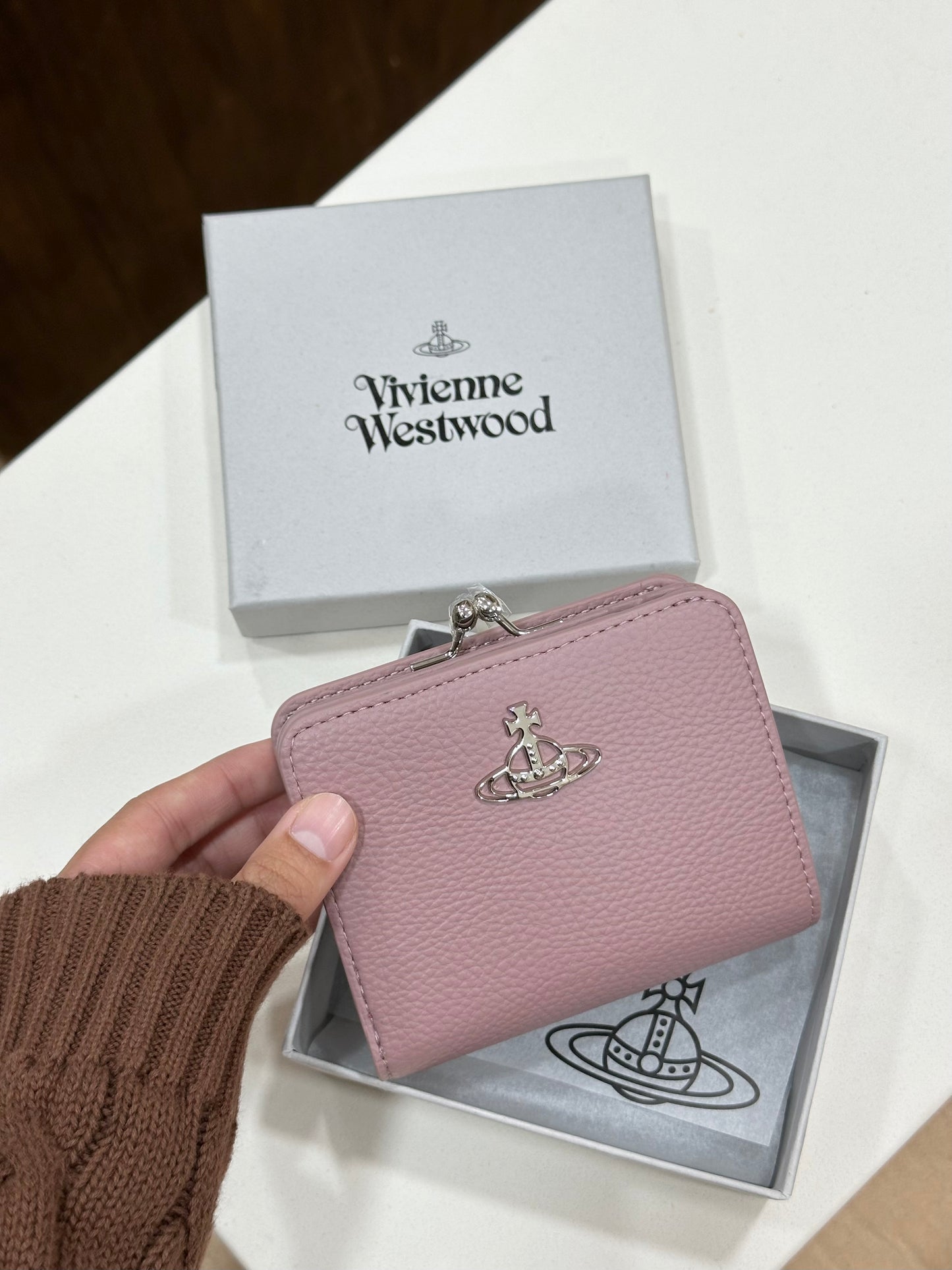 Vivienne Westwood Frame Pocket Wallet Dusty Pink 荔枝皮 [限定顏色現貨完售下架! 官方已停產]￼