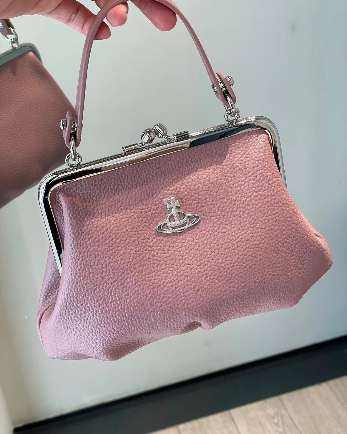 Vivienne Westwood Granny Frame Purse 經典餃子袋 SS25絕版粉紅色 [只有3個 官網已停產］