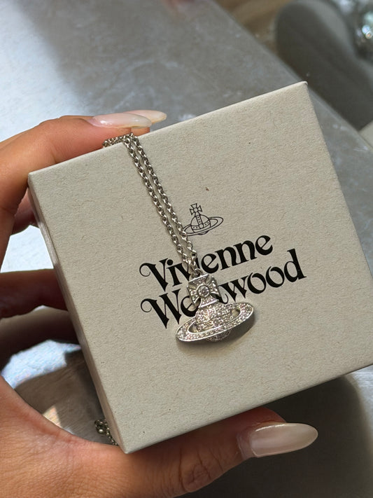 Vivienne Westwood Carmela Necklace 閃鑽土星