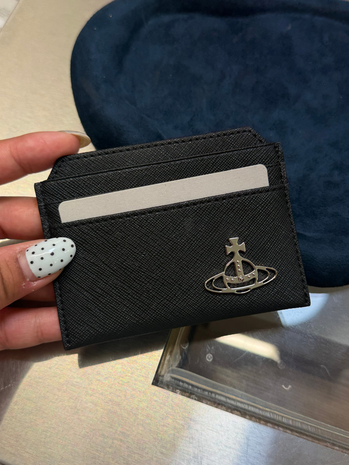 Vivienne Westwood Cardholder 小梯形卡套 黑銀十字紋 [多卡位! 最新3D Logo 性價比超高 限量現貨優惠中!]
