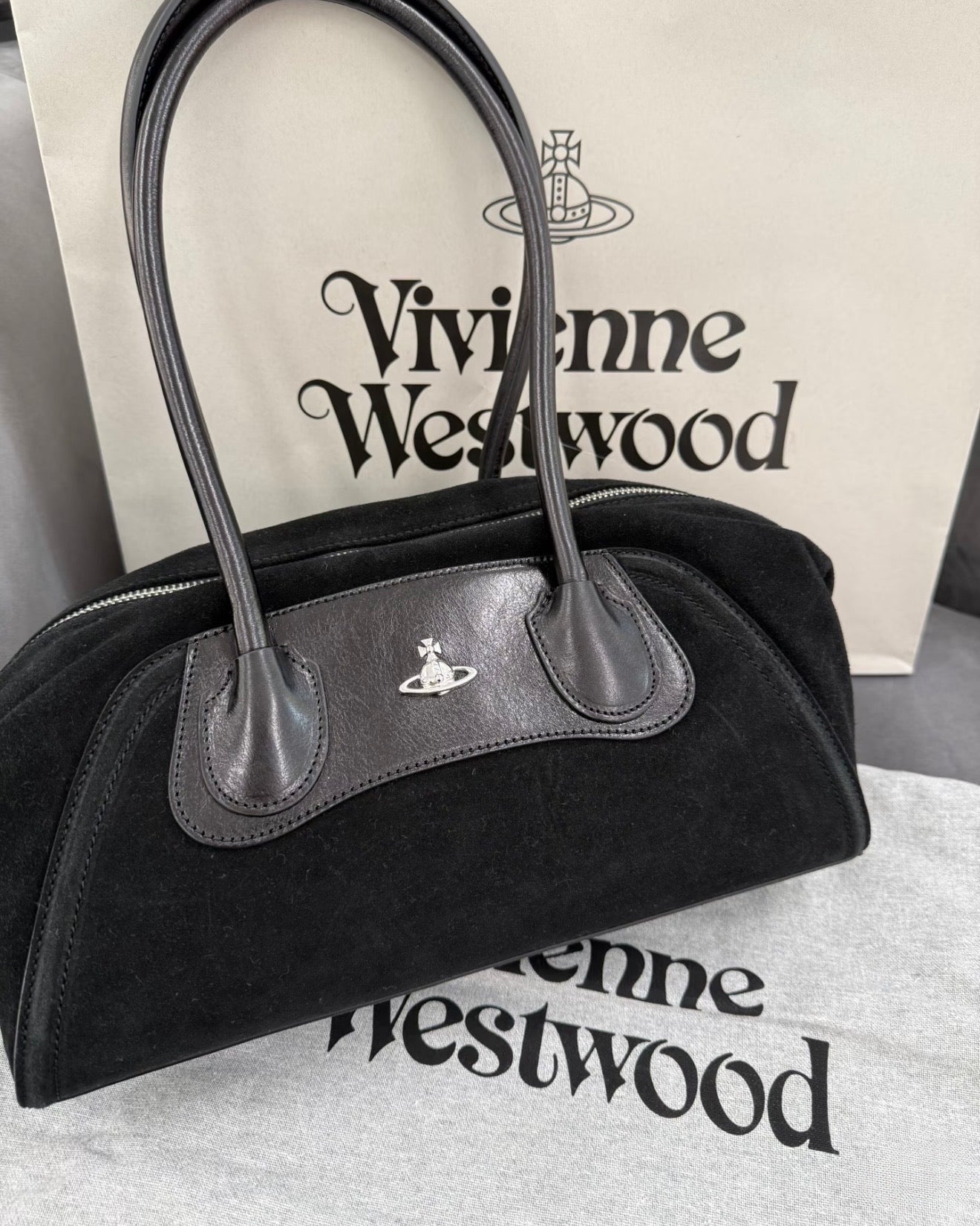 Vivienne Westwood Shirley Small Holdall Bag 大容量法棍袋 [黑色猄皮最後一個現貨 大折扣中完售下架!]