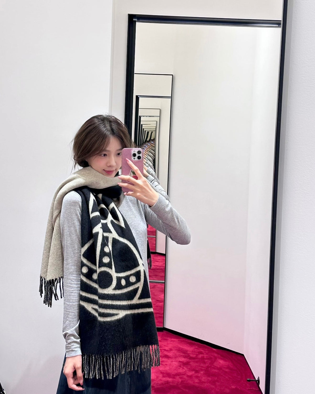 Vivienne Westwood Reversible ORB Logo Scarf 大尺寸雙面頸巾 (100% wool) [2026最新顏色上架! 多造型可當披肩超親膚]