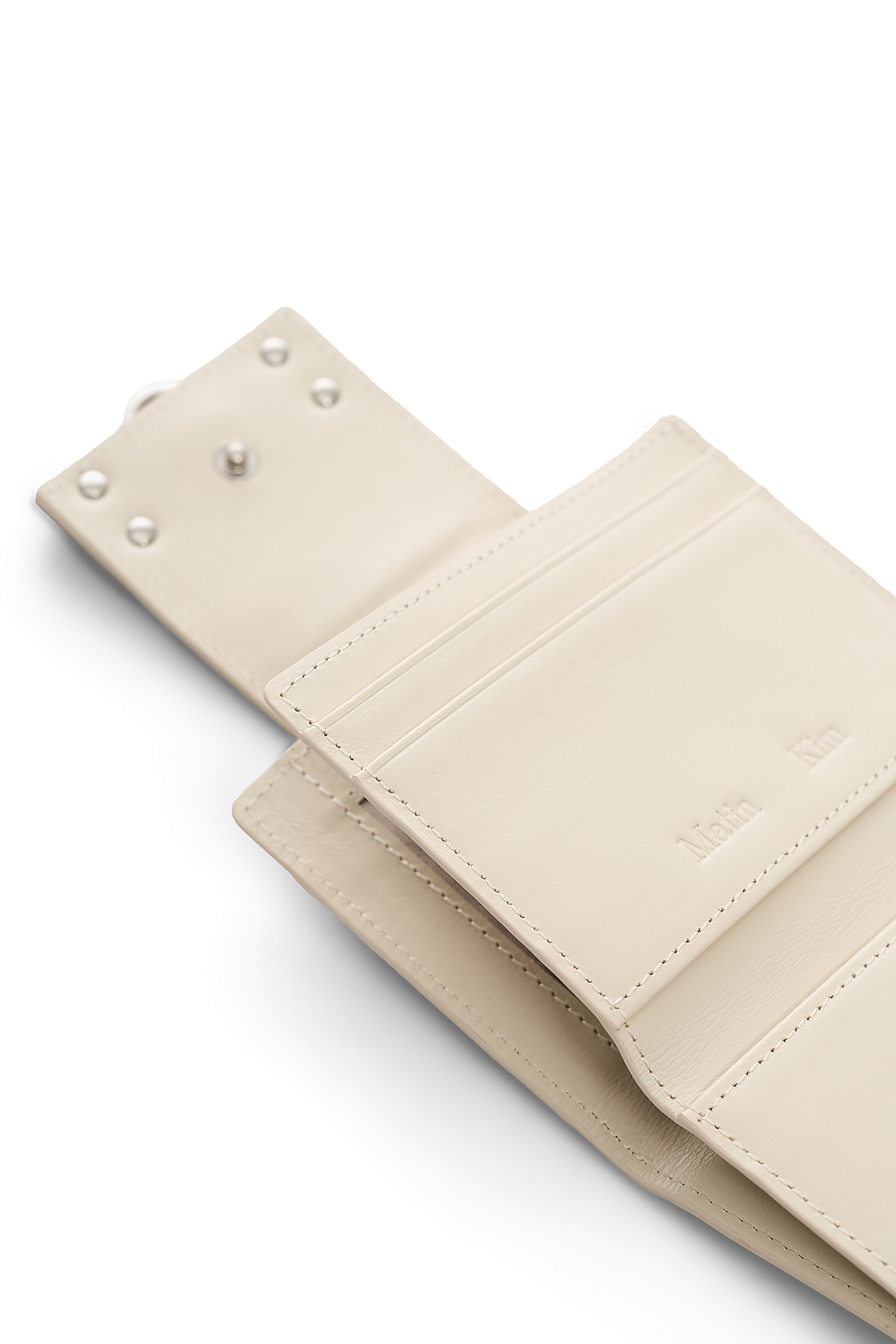 最新韓國選物🇰🇷 Matin Kim Matin Arch Ring Flap Wallet 金屬蓋扣小銀包［經典標誌鐵牌 圓扣個性！］