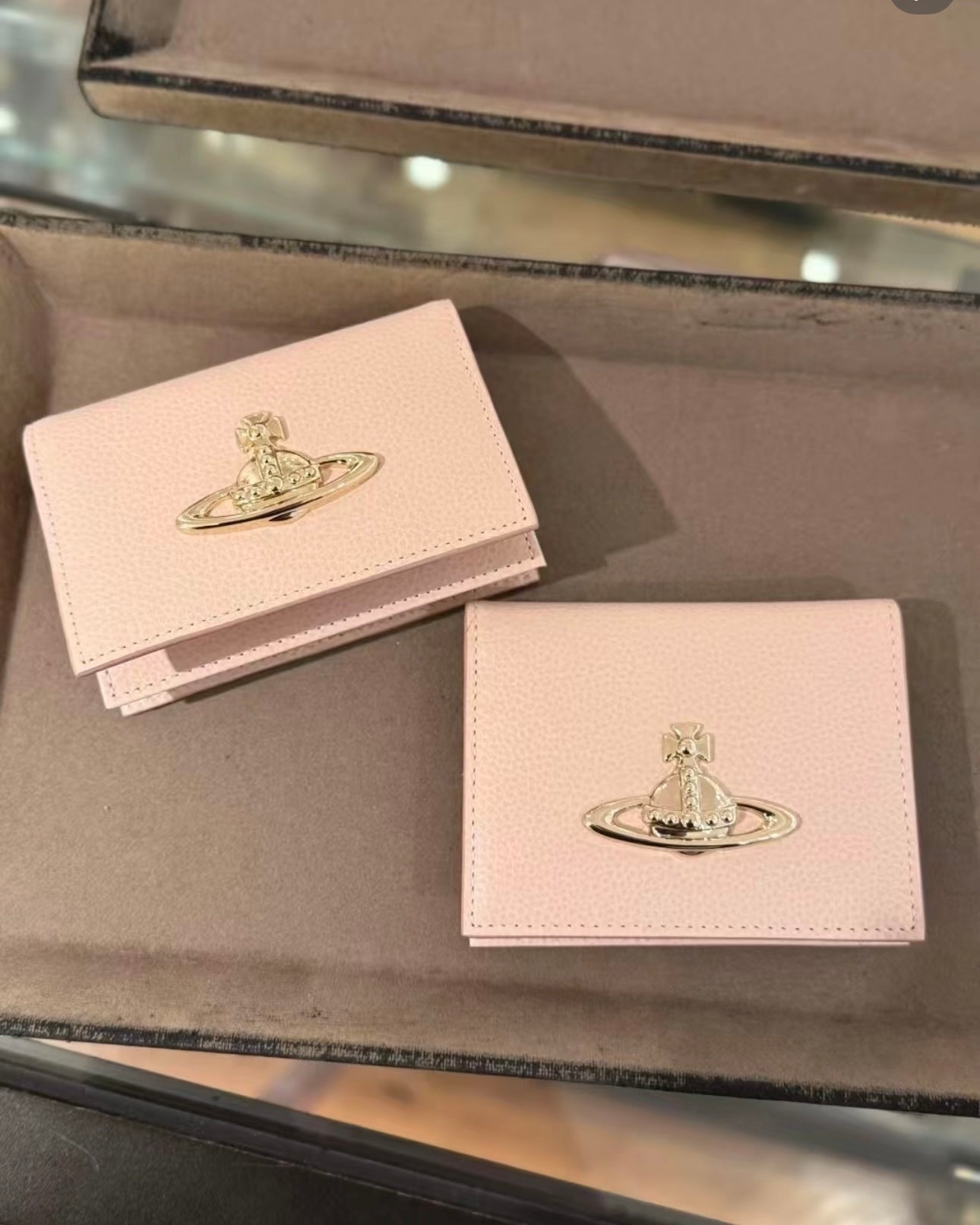Vivienne Westwood Hard Lychee Leather Square Small Purse [Japan