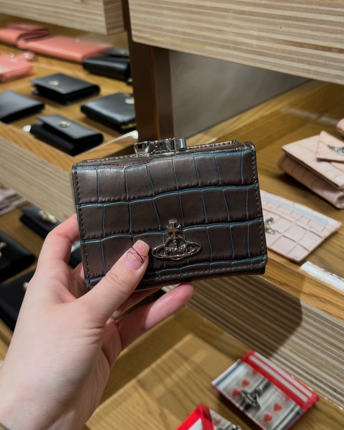Vivienne Westwood Small Frame Wallet 啡銀鱷魚皮 [已停產最後現貨 三摺連相位]